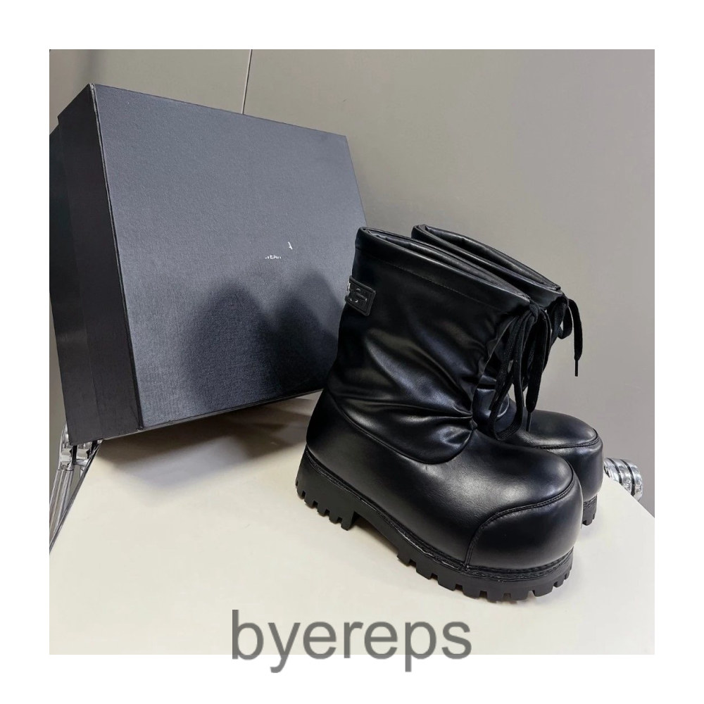 Balenciaga Skiwear Alaska Boots — photo 4 of 4