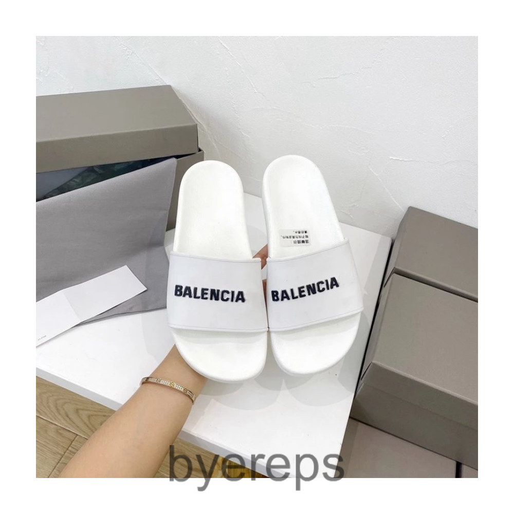 Balenciaga Slides — photo 2 of 4