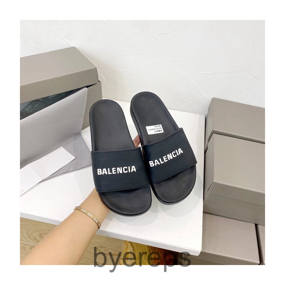 Balenciaga Slides — photo 3 of 4