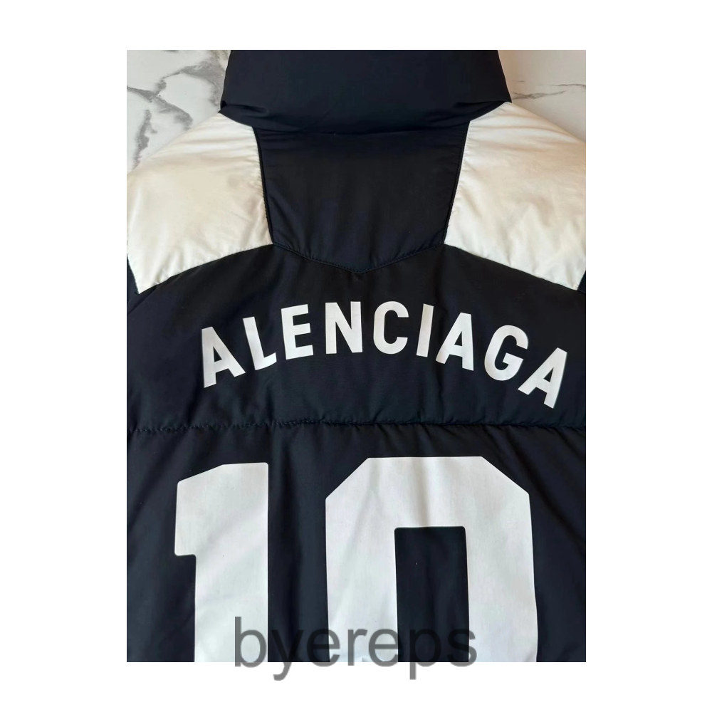 Balenciaga Soccer Puffer — photo 3 of 4