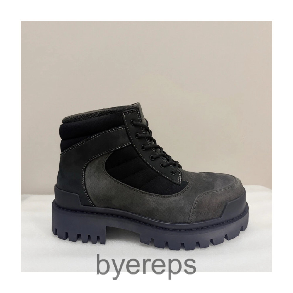 Balenciaga SS26 Strikeboots — photo 4 of 4