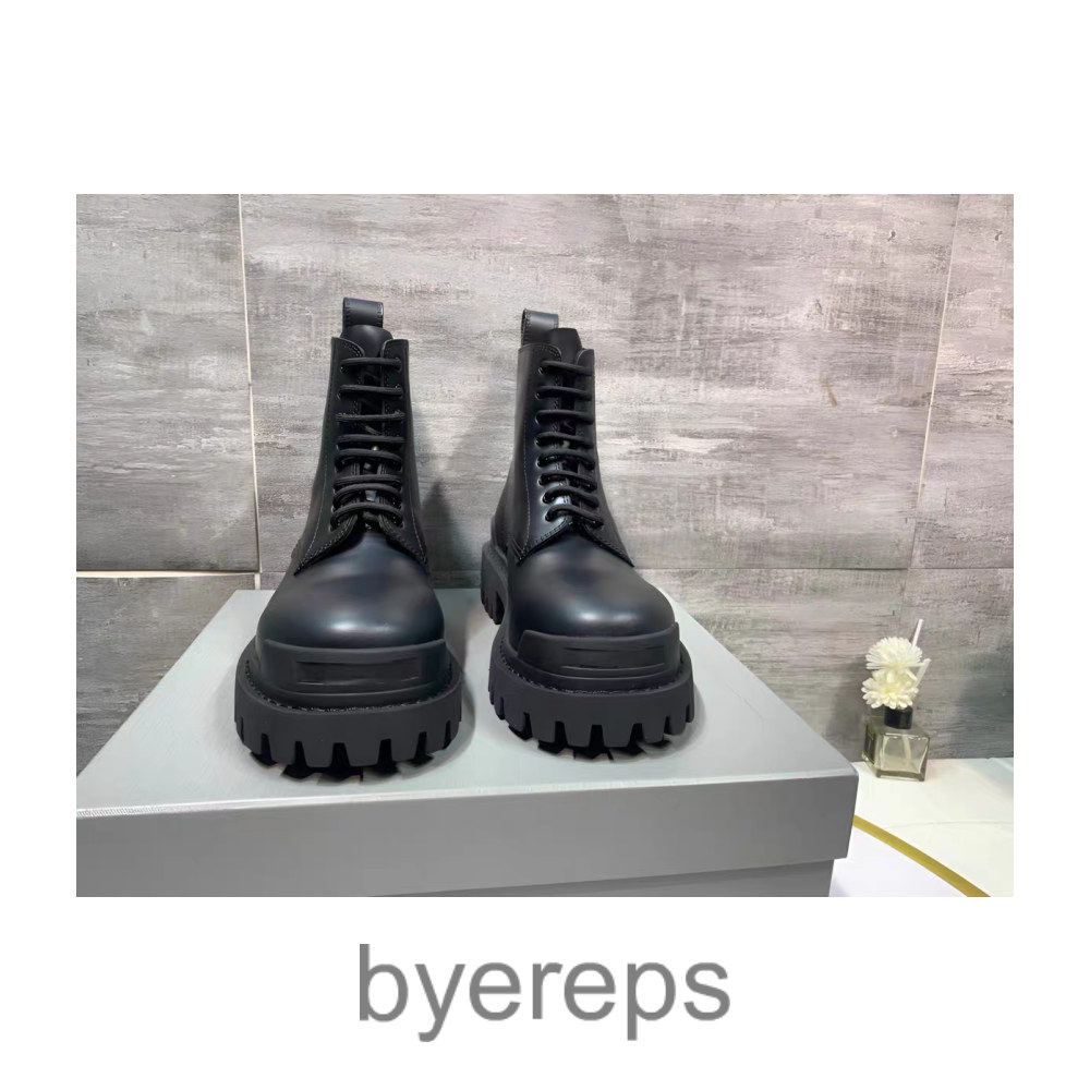 Balenciaga Strike Leather Boots — photo 2 of 4