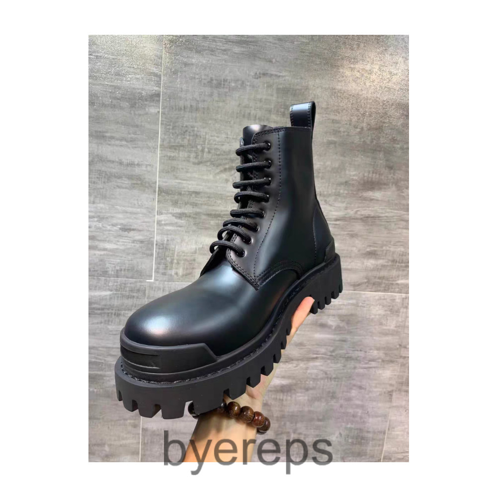 Balenciaga Strike Leather Boots — photo 3 of 4