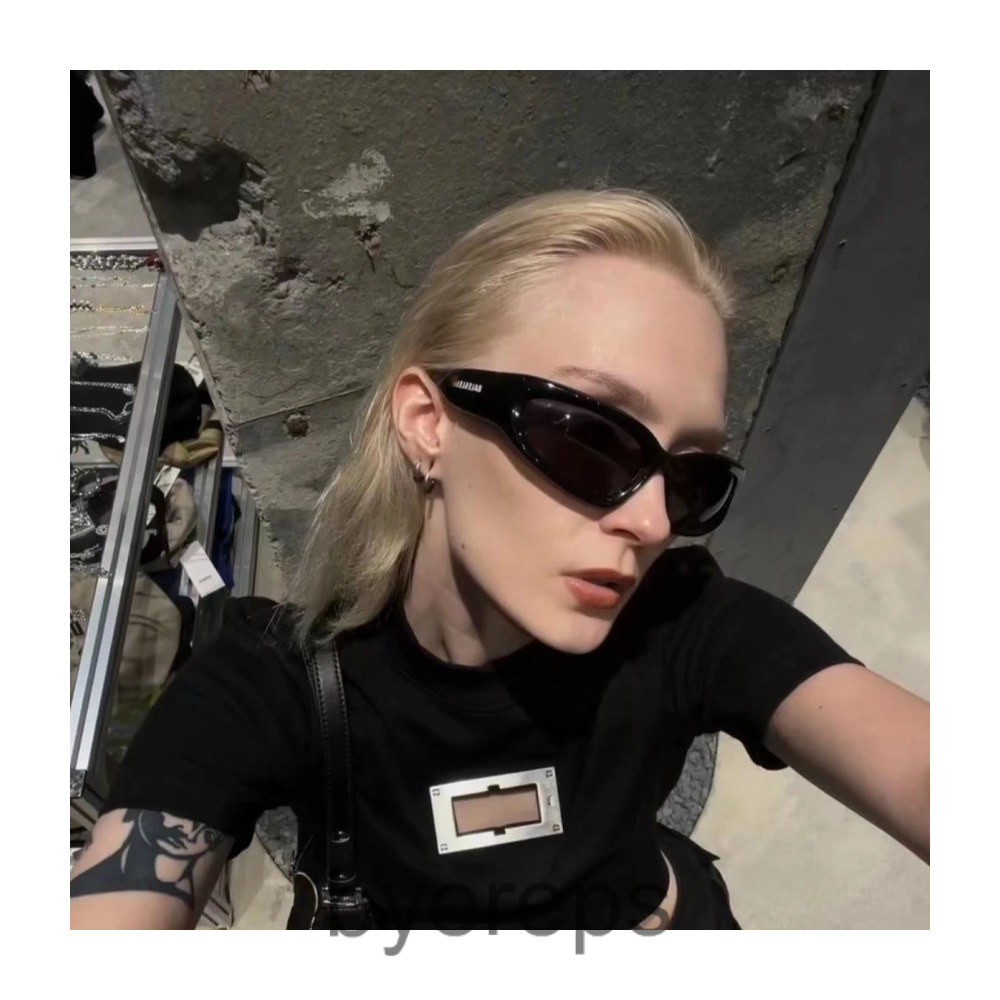 Balenciaga Sunglasses — photo 3 of 4