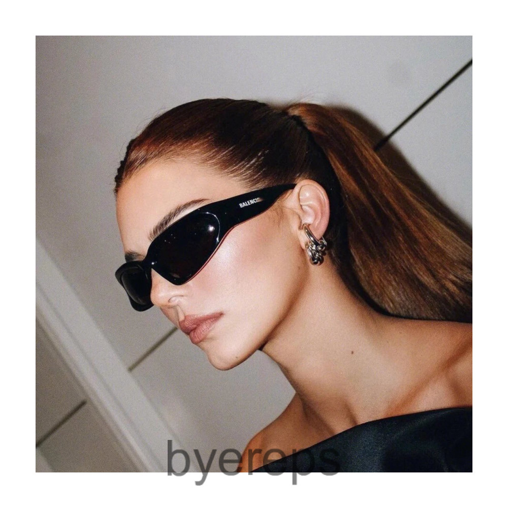 Balenciaga Sunglasses — photo 4 of 4