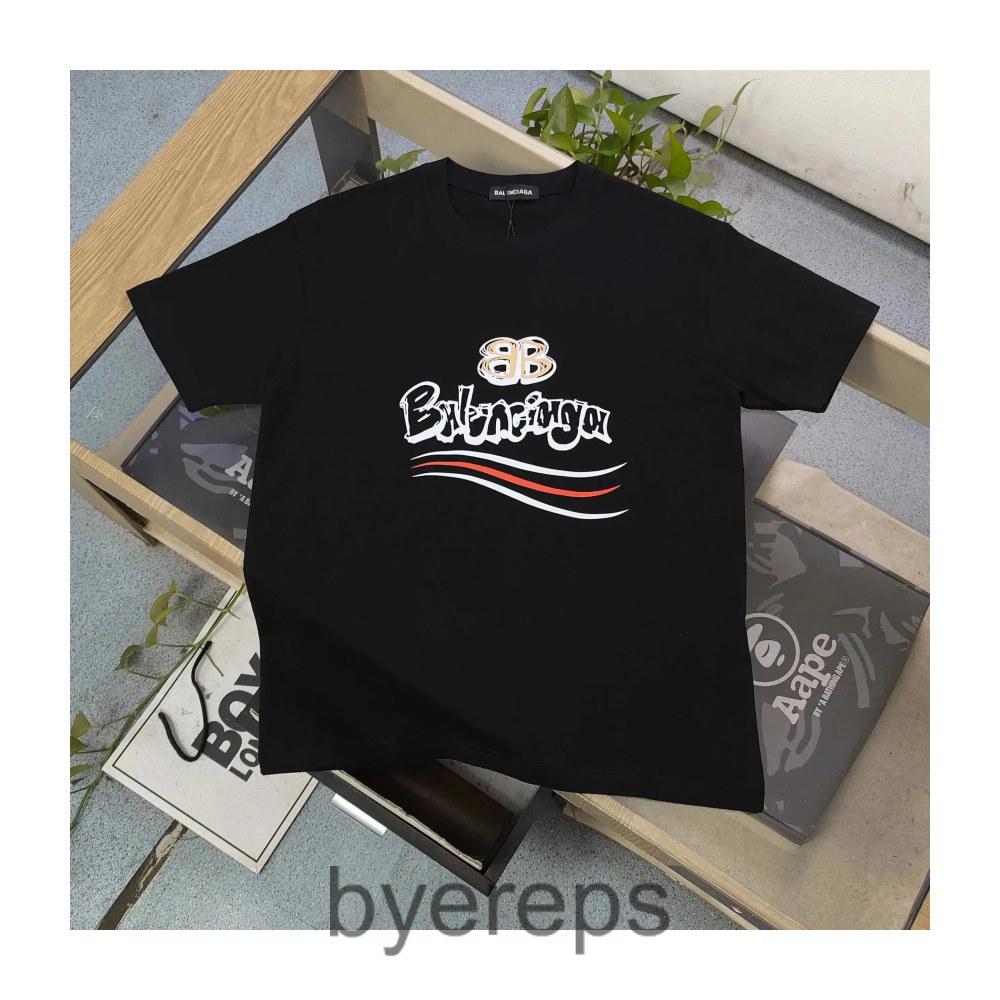 Balenciaga T-shirt(40+ Colourways) — photo 2 of 4