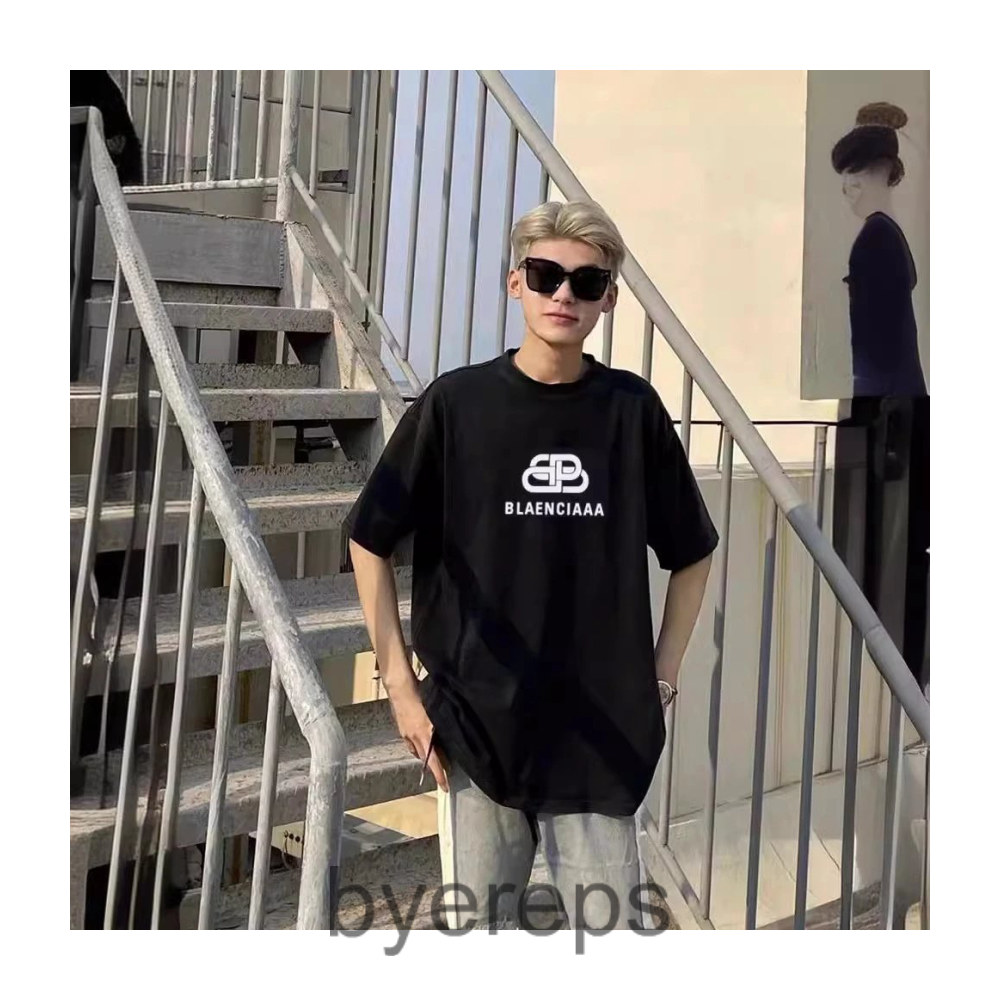 Balenciaga Tee — photo 2 of 4