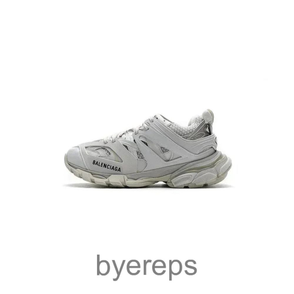 Balenciaga tracks — photo 3 of 4