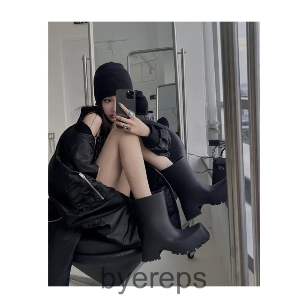 Balenciaga Trooper Boots — photo 4 of 4