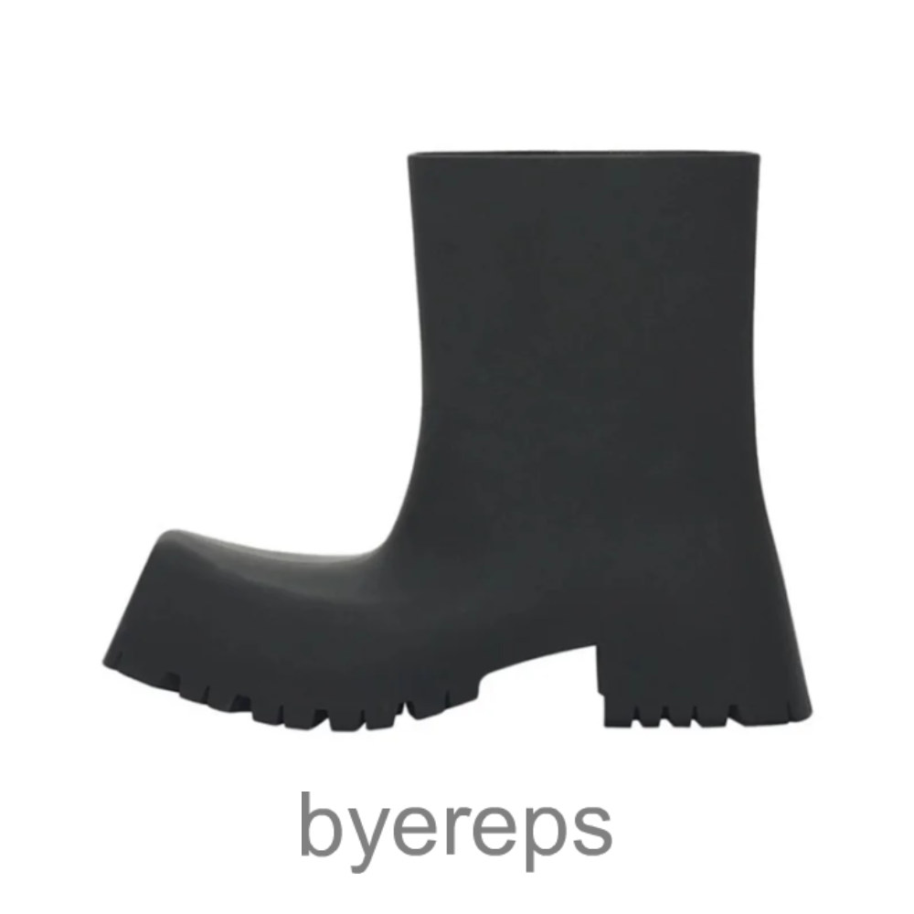 Balenciaga Trooper Boots — photo 3 of 3