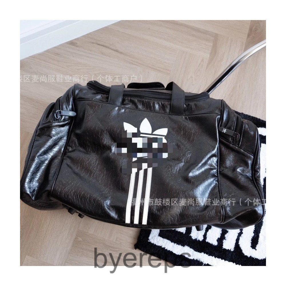Balenciaga x Adidas Leather Duffle Bag — photo 3 of 4