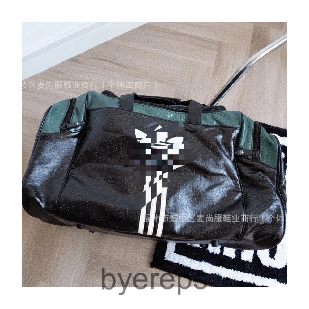 Balenciaga x Adidas Leather Duffle Bag — photo 4 of 4