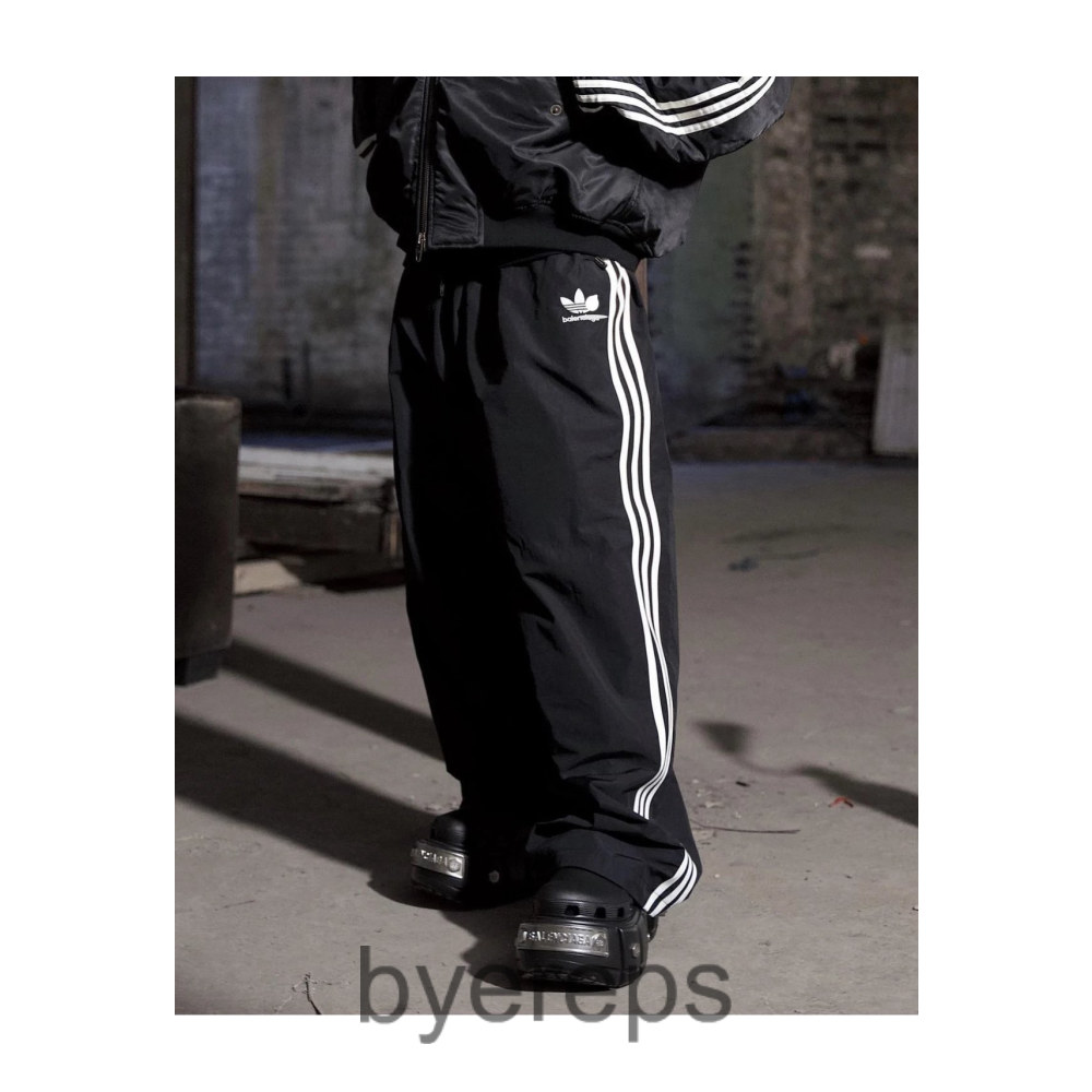 Balenciaga x Adidas Sweatpants — photo 4 of 4