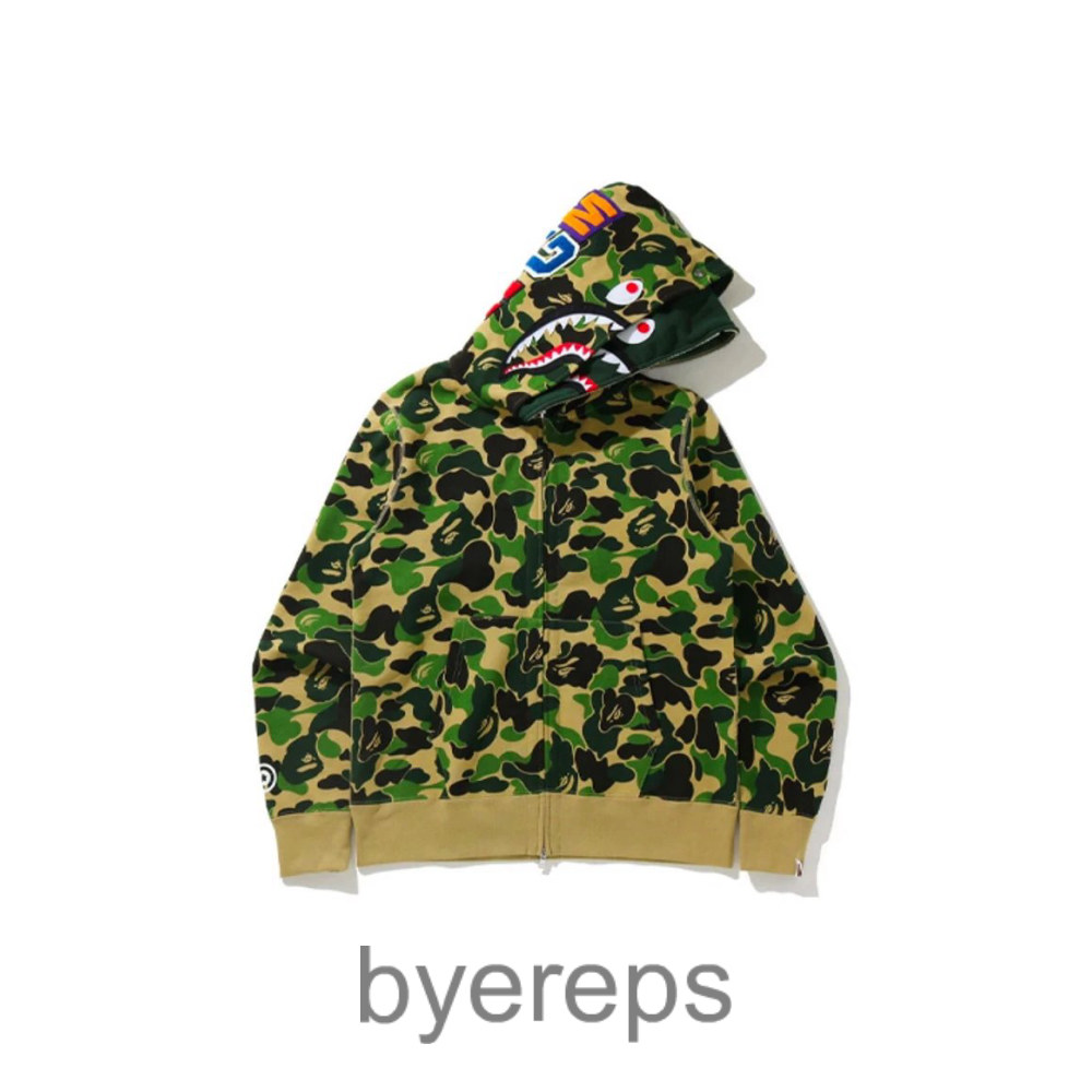 Bape Hoodie — photo 2 of 4