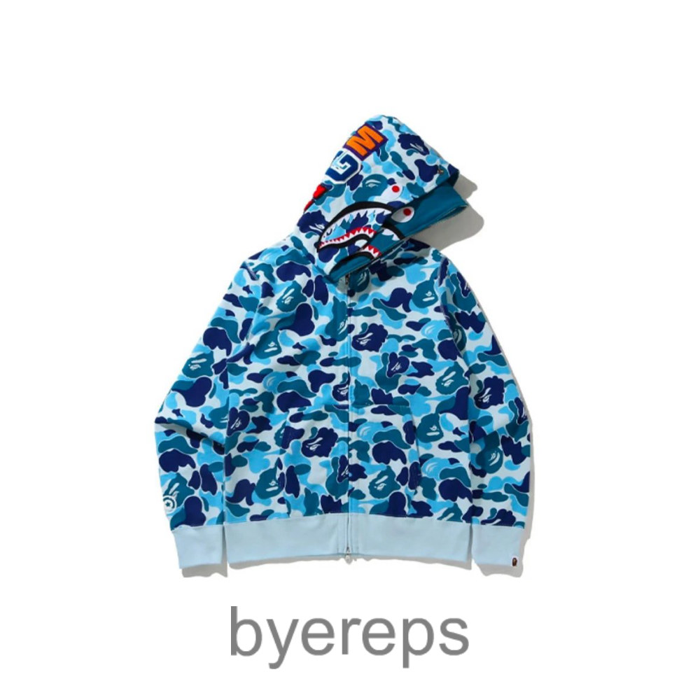 Bape Hoodie — photo 3 of 4