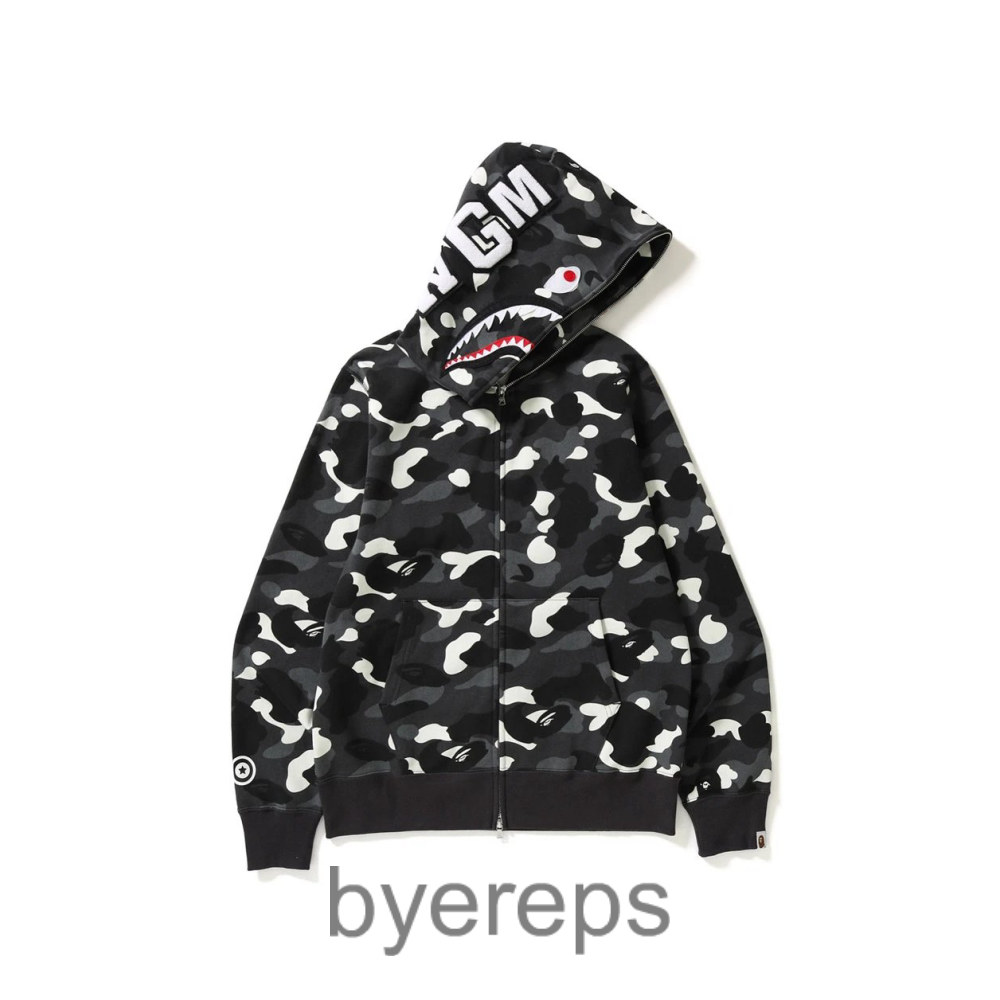 Bape Hoodie — photo 2 of 4