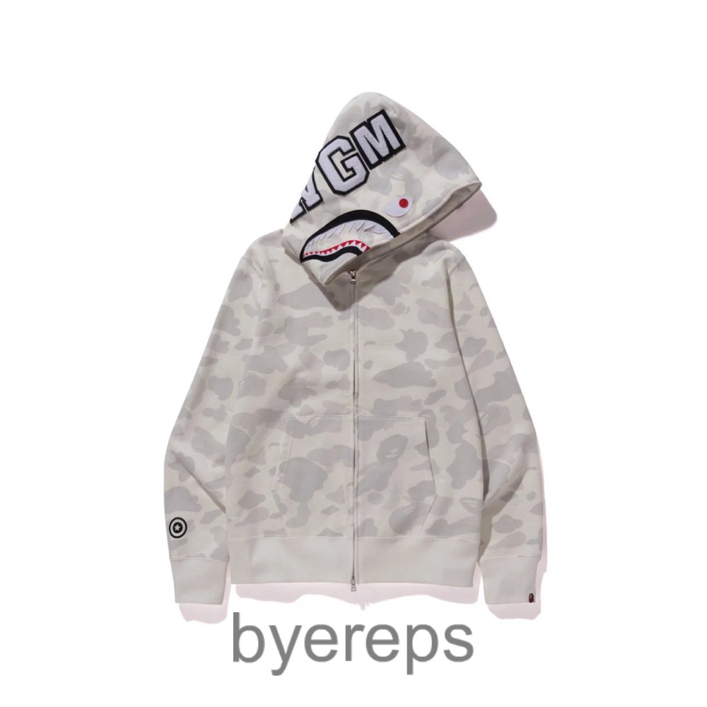 Bape Hoodie — photo 3 of 4