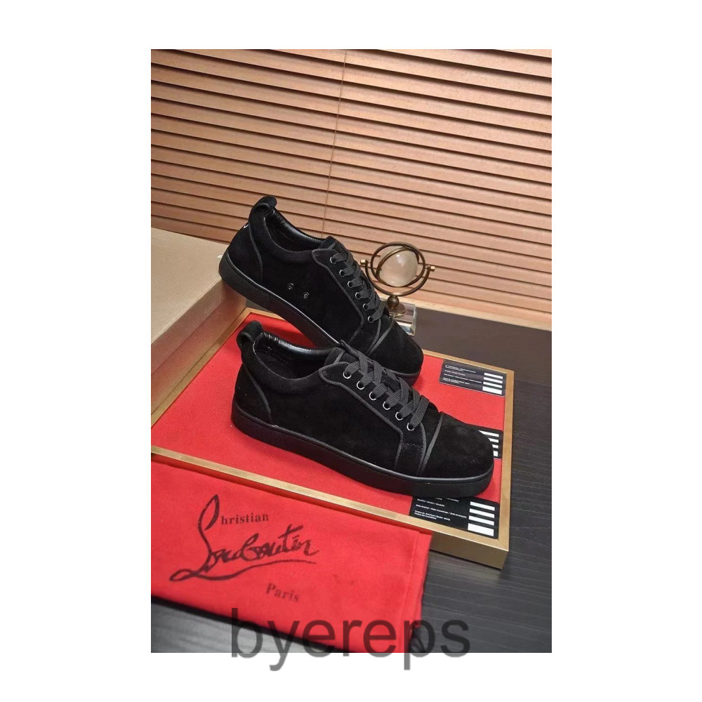 BEST BATCH Christian Louboutin Red Bottoms — photo 4 of 4