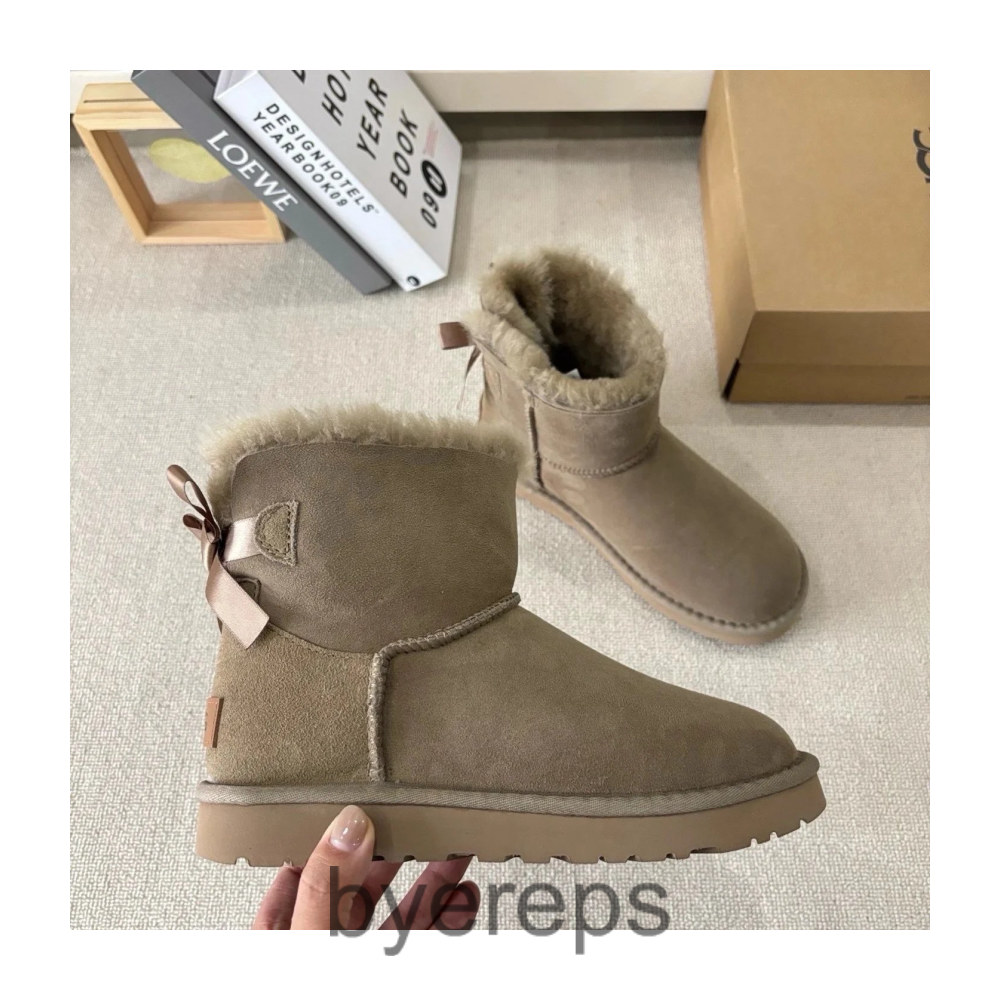 Bowtie Uggs (girl sizing)