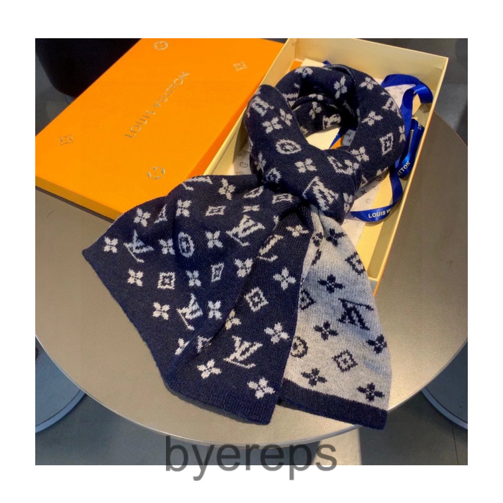 Unbranded Brand Scarf — photo 3 of 4