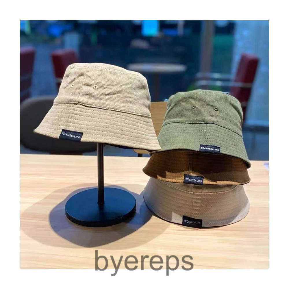 Bucket hat