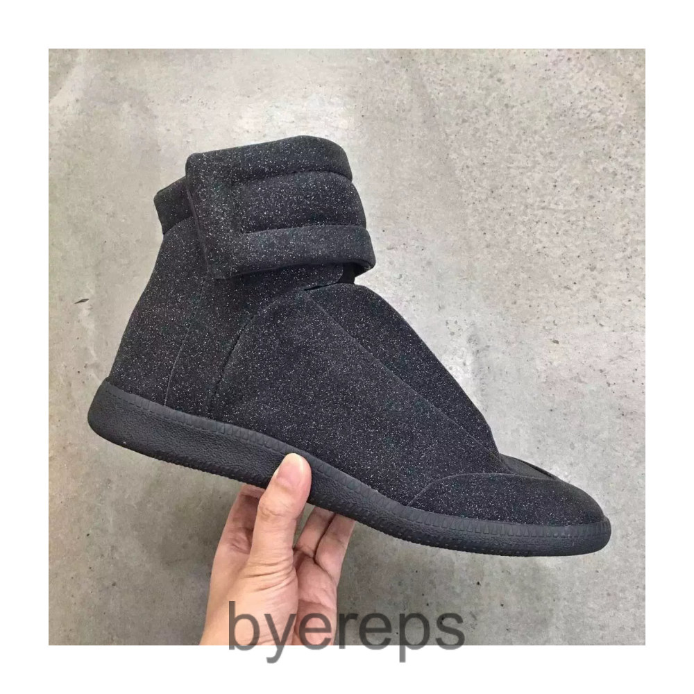 Maison Margiela Budget Margiela Futures — photo 2 of 4