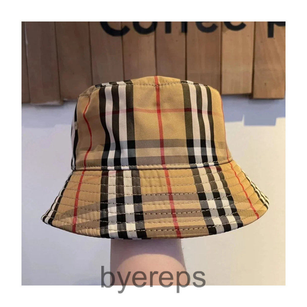 Burberry Cap — photo 2 of 4