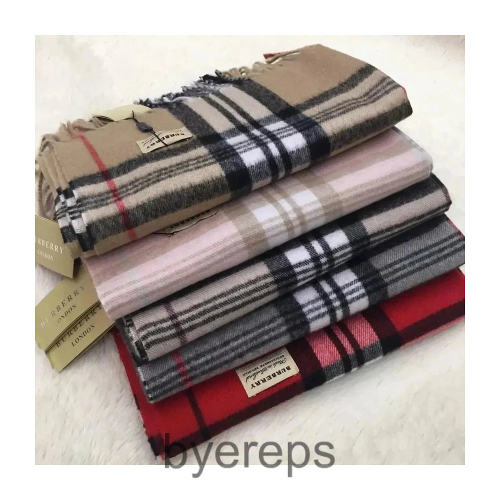 Burberry double-sided cashmere scarf — photo 3 of 4
