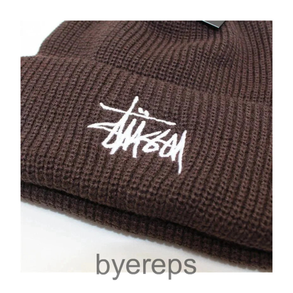 Burberry Font Beanie — photo 3 of 4