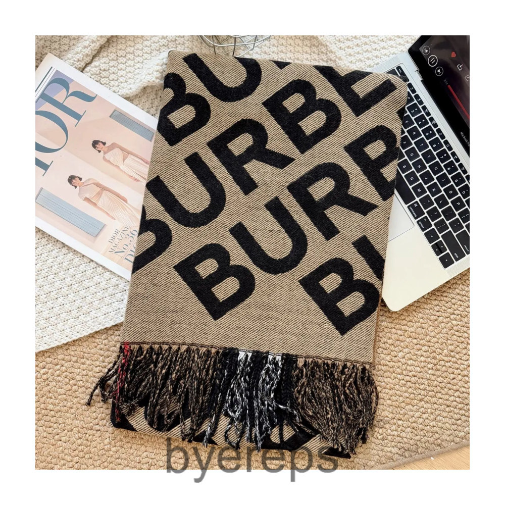 Burberry Scarf — photo 3 of 4