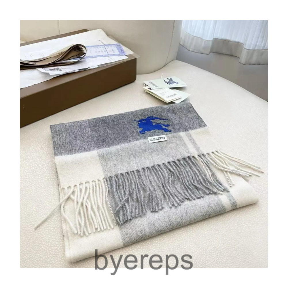 Burberry scarf ( 35+ colors ) — photo 3 of 4