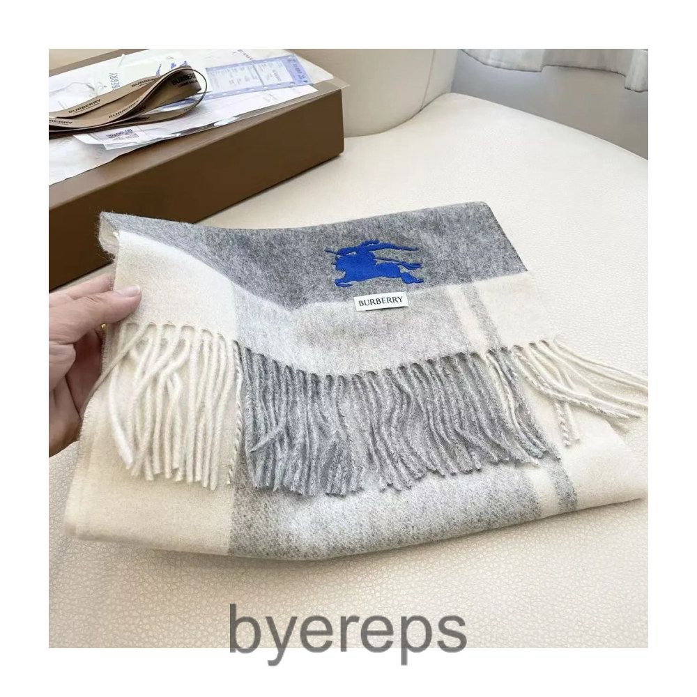 Burberry scarf ( 35+ colors ) — photo 4 of 4