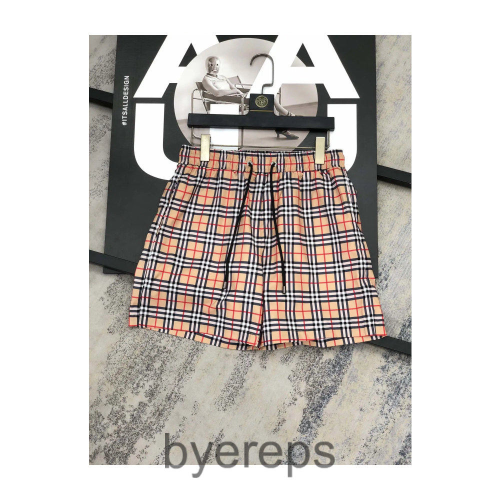Burberry Shorts — photo 2 of 4