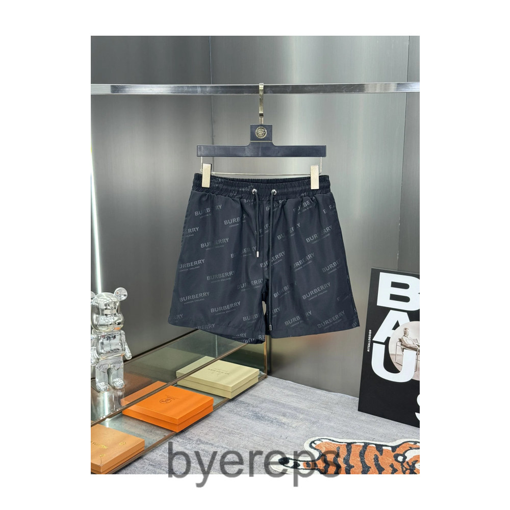 Burberry Shorts — photo 4 of 4