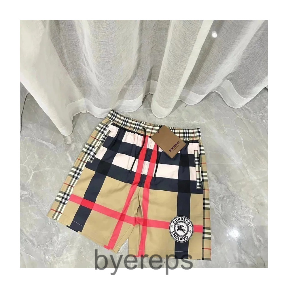 Burberry Shorts — photo 3 of 4