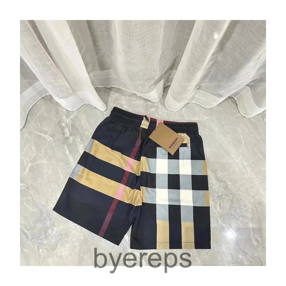 Burberry Shorts — photo 4 of 4