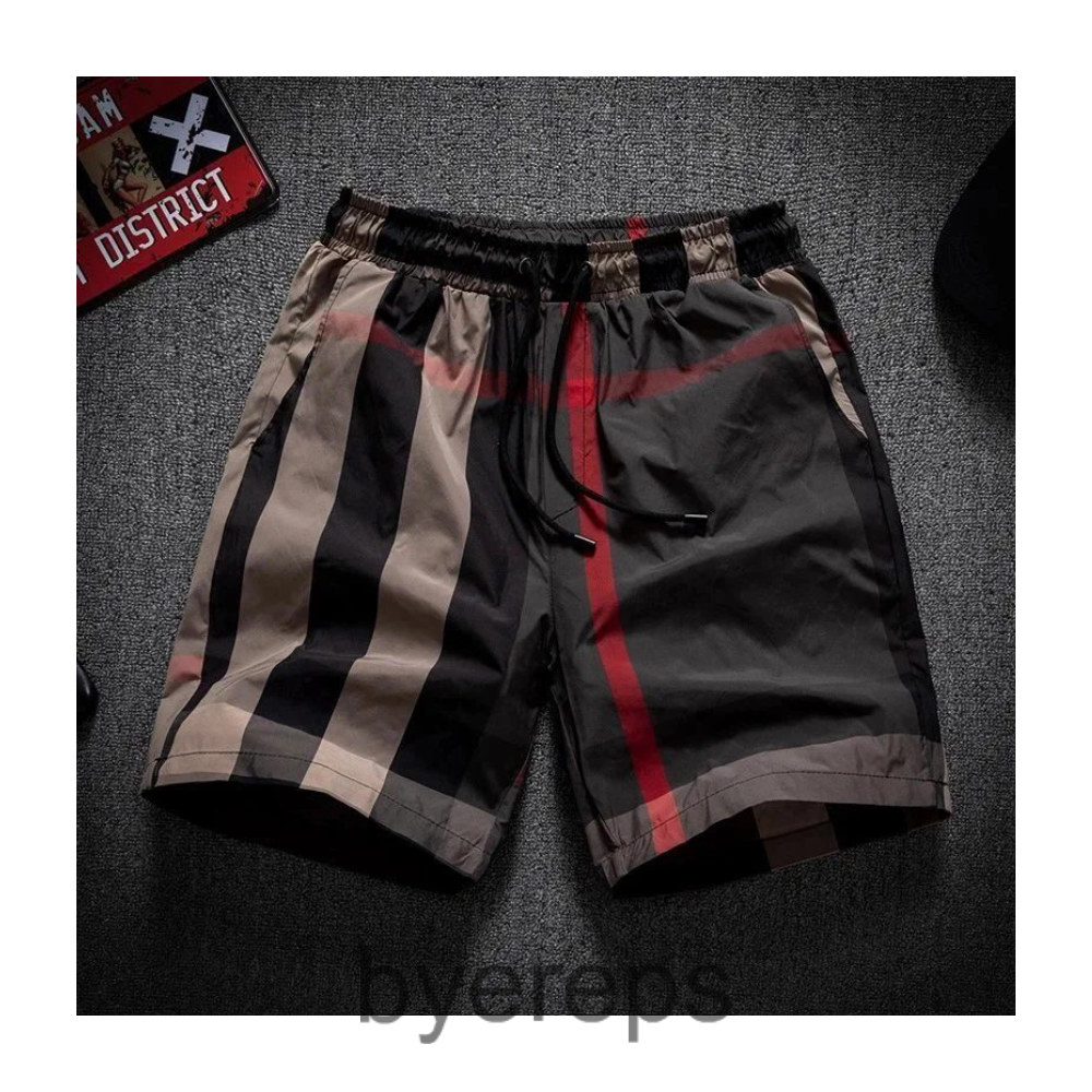 Burberry shorts — photo 3 of 4