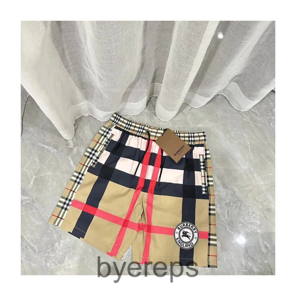 Burberry Shorts — photo 3 of 4