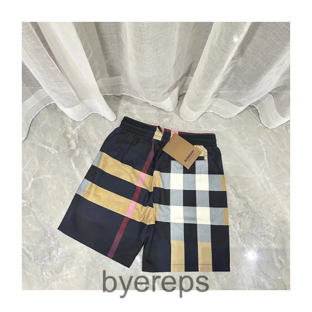 Burberry Shorts — photo 4 of 4