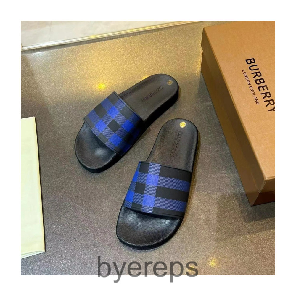 Burberry Slides — photo 2 of 4