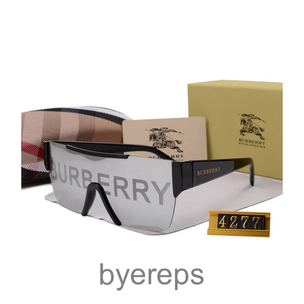 Burberry SunGlasses — photo 3 of 4