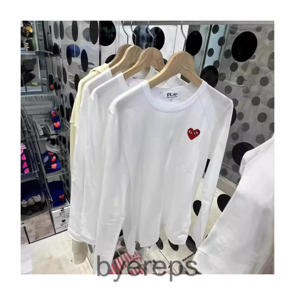 Comme des Garçons CDG Sleeve — photo 3 of 4