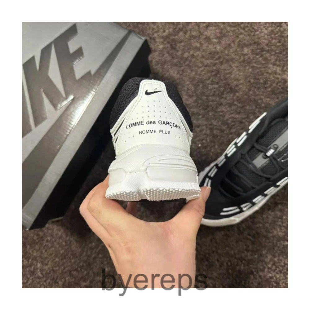 Comme des Garçons CDG x Nike airmaxes [ Has white also ] — photo 3 of 4