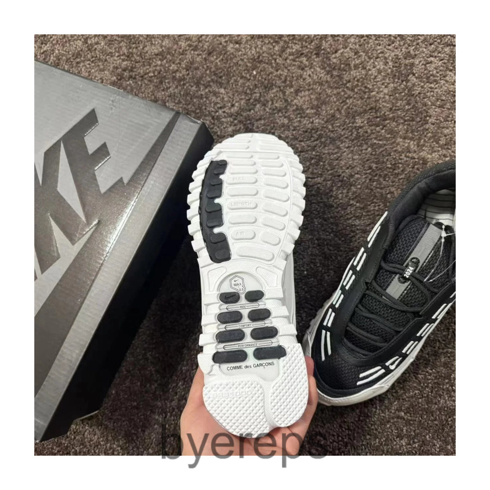 Comme des Garçons CDG x Nike airmaxes [ Has white also ] — photo 4 of 4