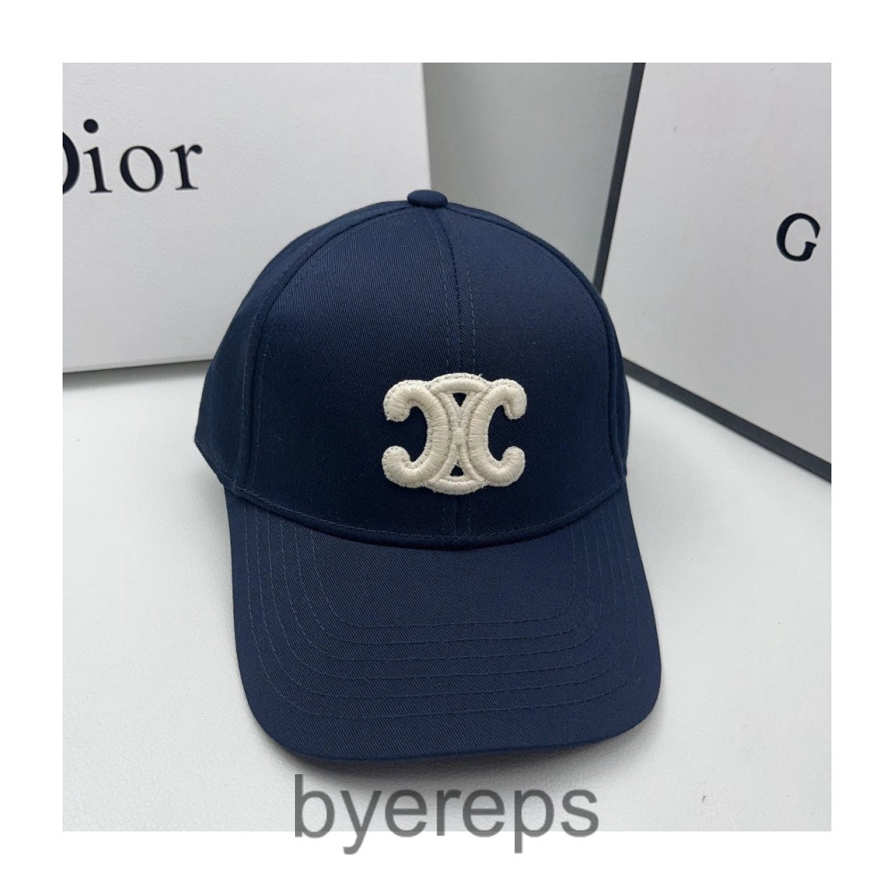 Celine Hat — photo 2 of 4