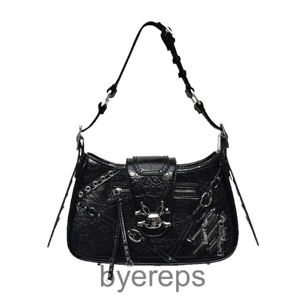 CFIERCE UNDER ARM BAG