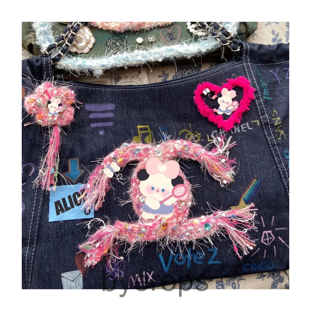 Chanel Graffiti Side Bag 2