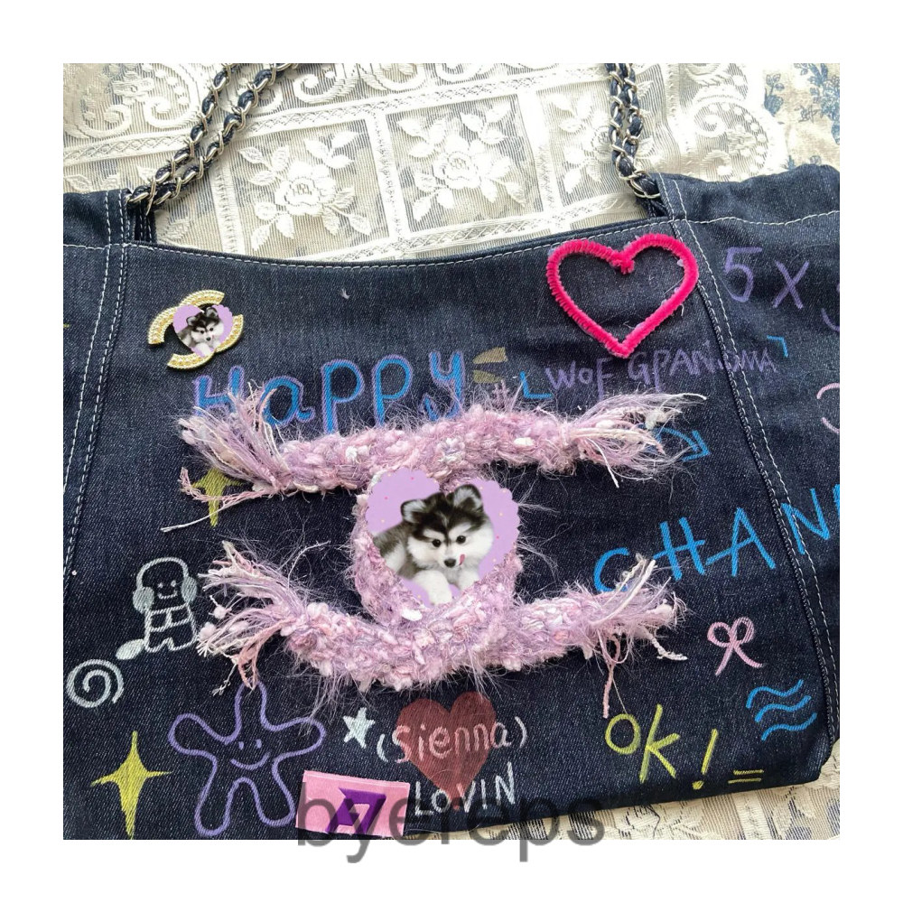 Chanel Graffiti Side Bag 2 — photo 3 of 4
