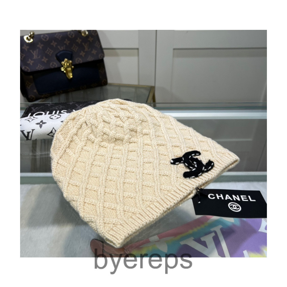 Chanel Knitted Hat — photo 4 of 4