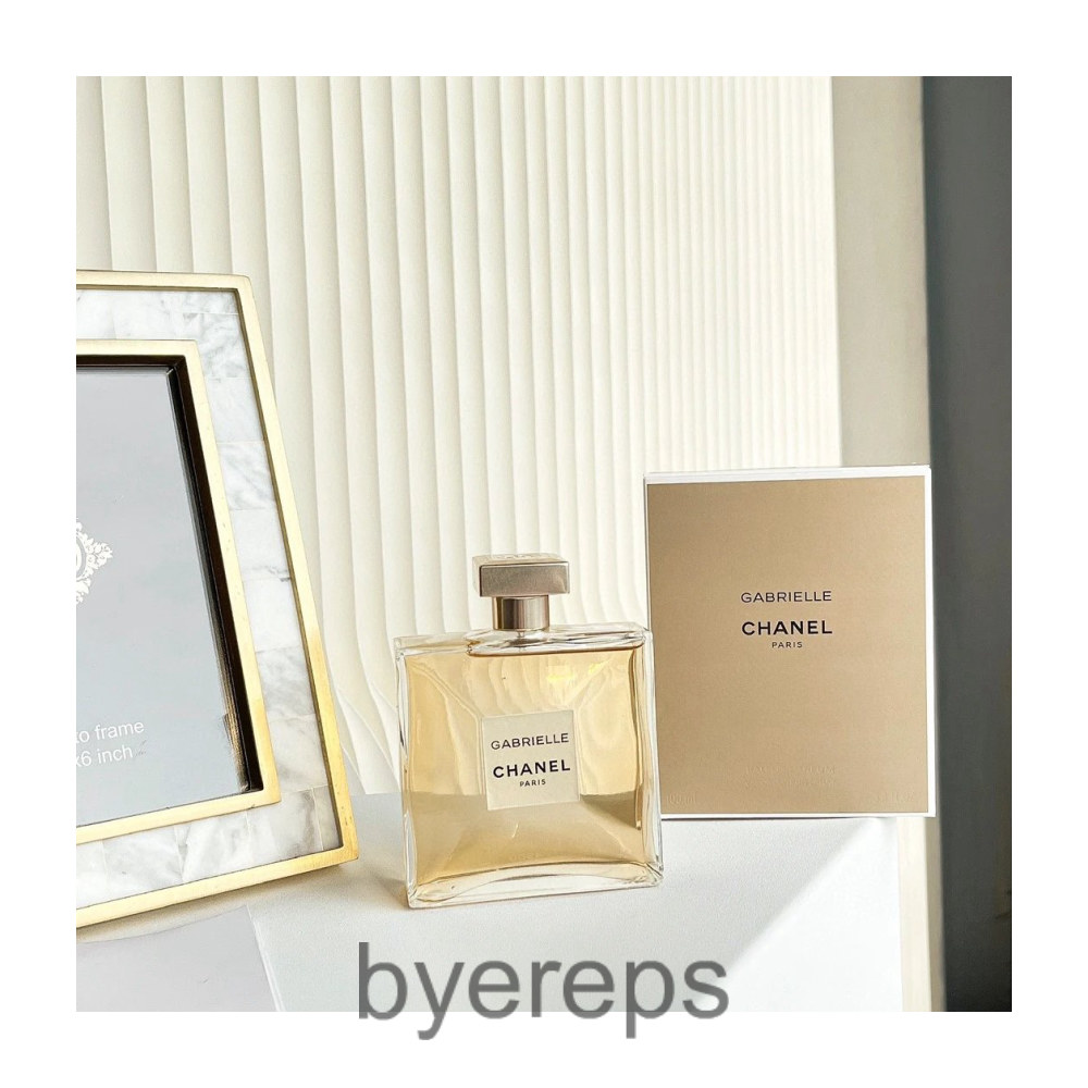 Chanel Perfume — photo 4 of 4